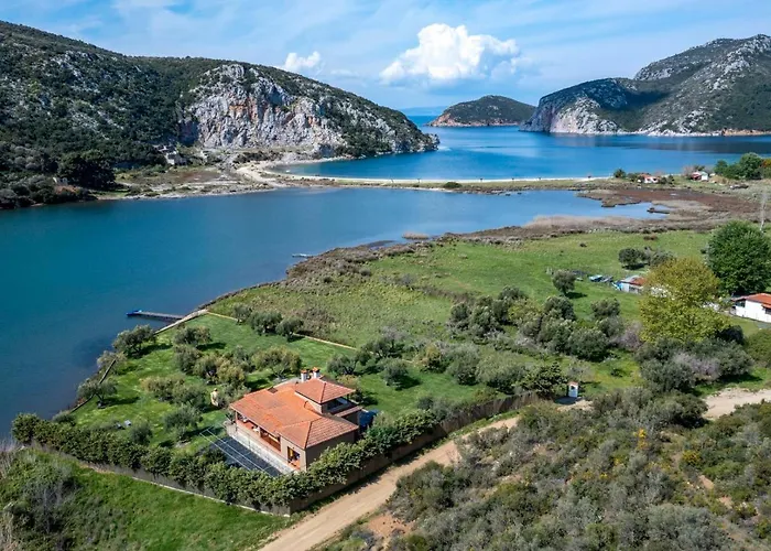 Paradise Lagoon Villa, Halkidiki Villa *