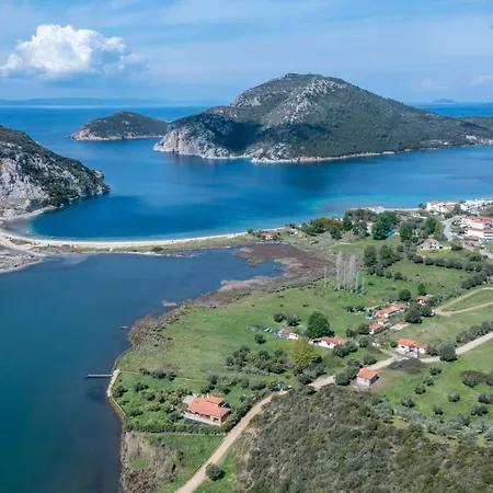 Вилла Paradise Lagoon Villa, Halkidiki